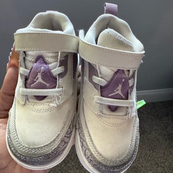 Jordan Kids Sneakers in Cream and Purple - Picture 1 of 3